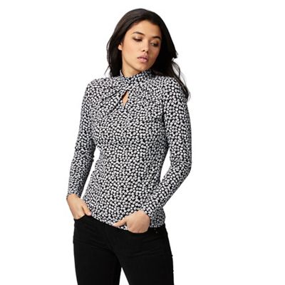 Red Herring Black and white turtle neck top